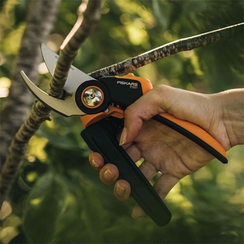 Fiskars Xseries PowerGear Bypass Gartenschere 1057175