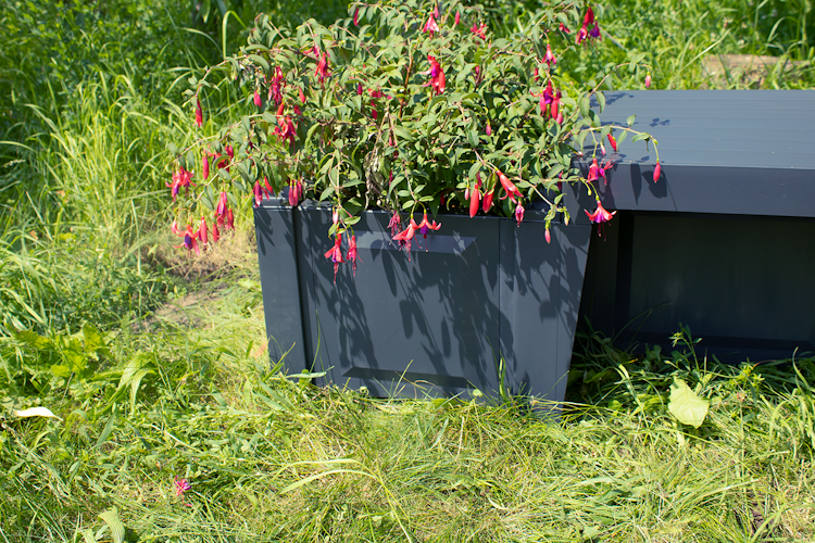 KHW Gartenbank Berlin inkl. Pflanzkästen