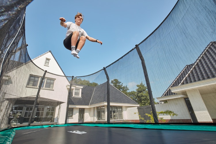 Salta Trampolin First Class 214 x 366 cm mit Sicherheitsnetz und Leiter Bild