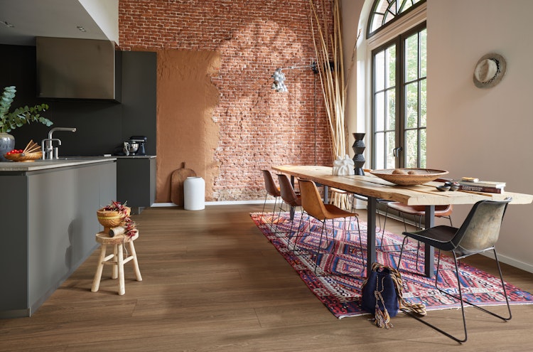 HANDMUSTER MEISTER Designboden MeisterDesign. next DL 500 S 7134 Princess Oak dunkel Porensynchron-Struktur Bild