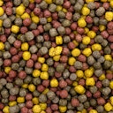 Vorschaubild Ubbink Fish Mix - Menu Universal 3mm - mehrfarbiges Alleinfutter in 3 mm-Pellets, alle Fische mit einer Größe von 10 bis 25 cm, Zusammensetzung: Proteine 31 %, Lipide 5 %, Spirulina und Astaxanthin 1 mg/kg - 3,5 l Bild