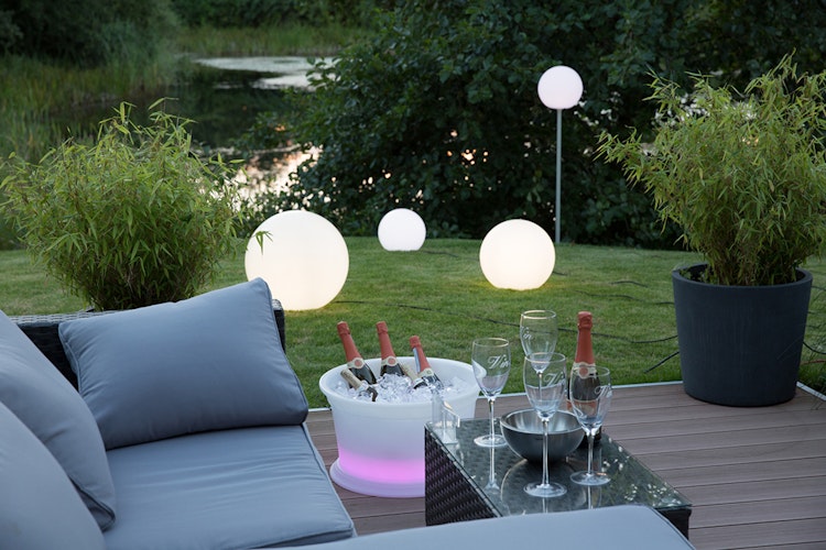 8 seasons design LED-Kugelleuchte Shining Globe (WW), verschiedene Größen und Farben