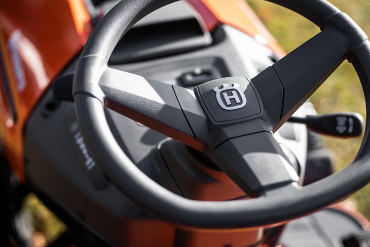 Husqvarna Rasentraktor TC 138