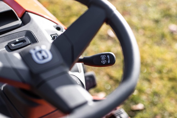 Husqvarna Rasentraktor TC 138