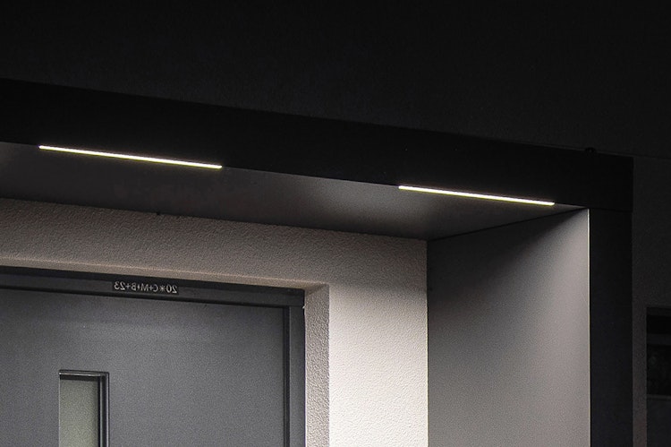 Gutta Rechteckvordach BS Plus XL 250 Sondermaß mit Pfosten, Seitenteil & Briefkasten (neues Modell)