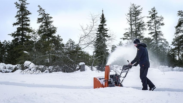 Husqvarna Schneefräse ST 124 Bild