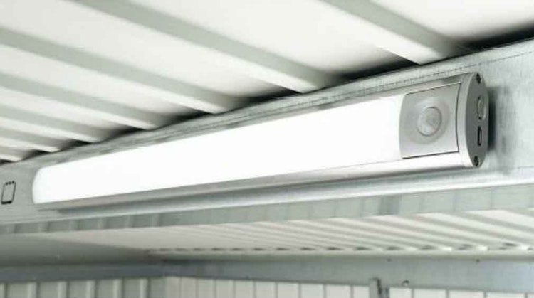 Biohort LED-Leuchte mit Bewegungsmelder für Gerätehaus und Geräteschrank