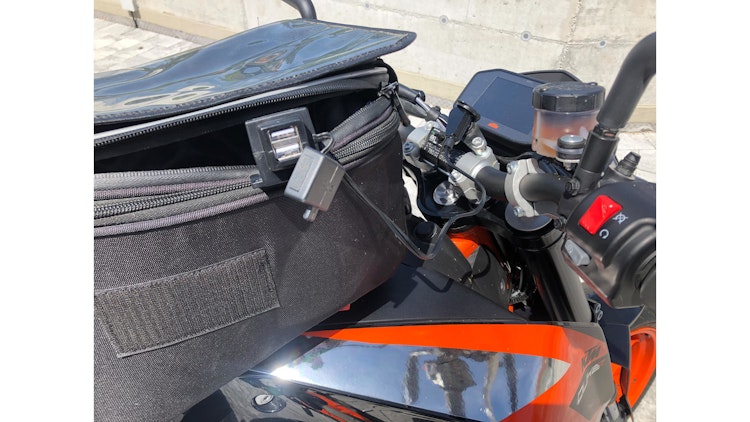 Baas Stromkabel USB 16 für Tankrucksack