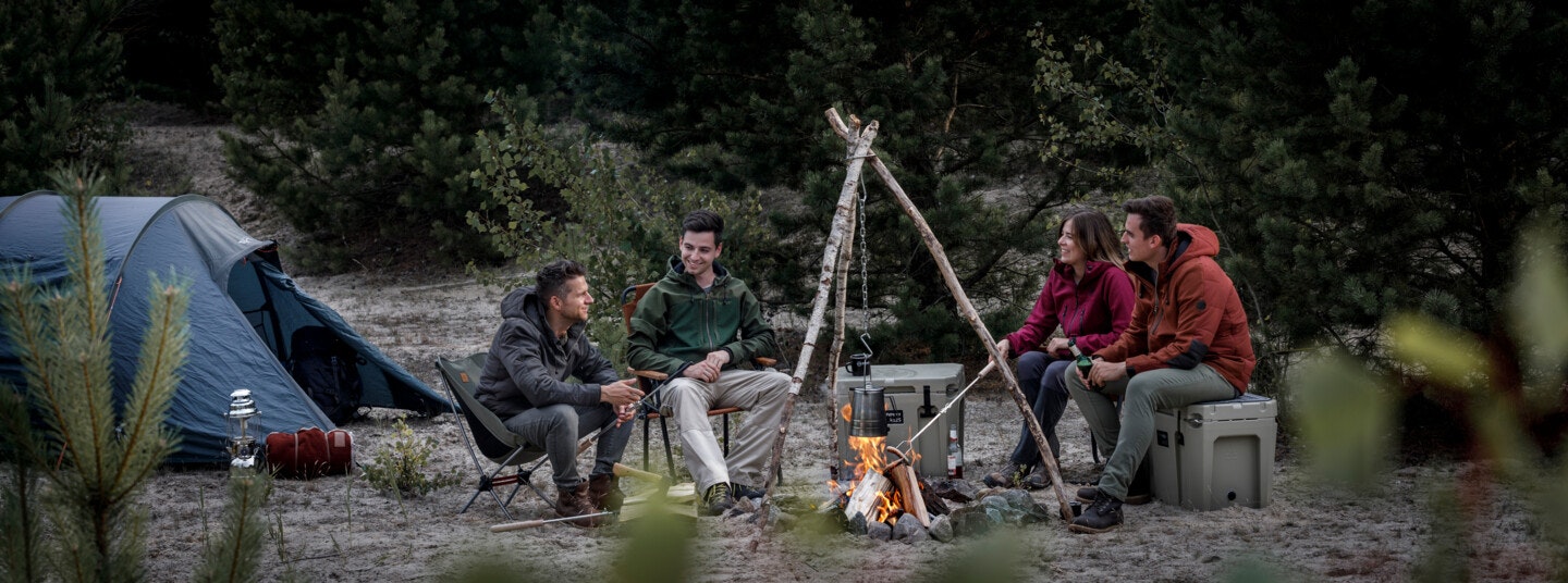Petromax Outdoor & Camping Camping mit Zelt und Lagerfeuer