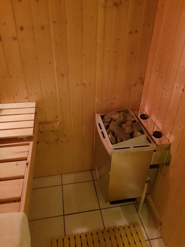 Karibu 9 kW Saunaofen mit integrierter Steuerung