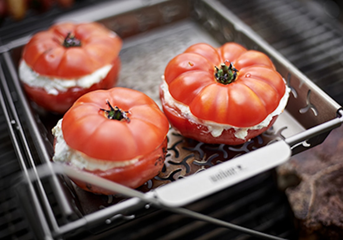 Frische Tomaten mit Frischkäsefüllung |grills.de