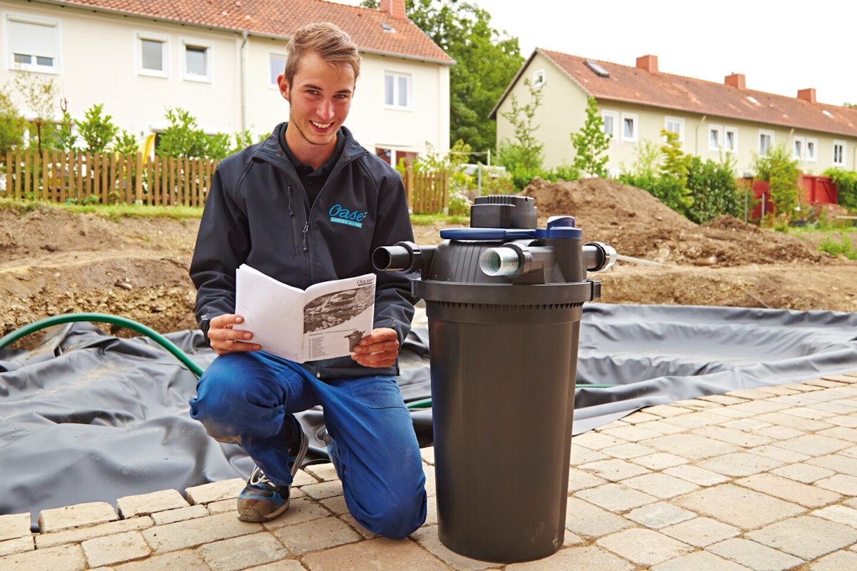 Teichtechnik wird eingesetzt Teichtechnik wird eingesetzt