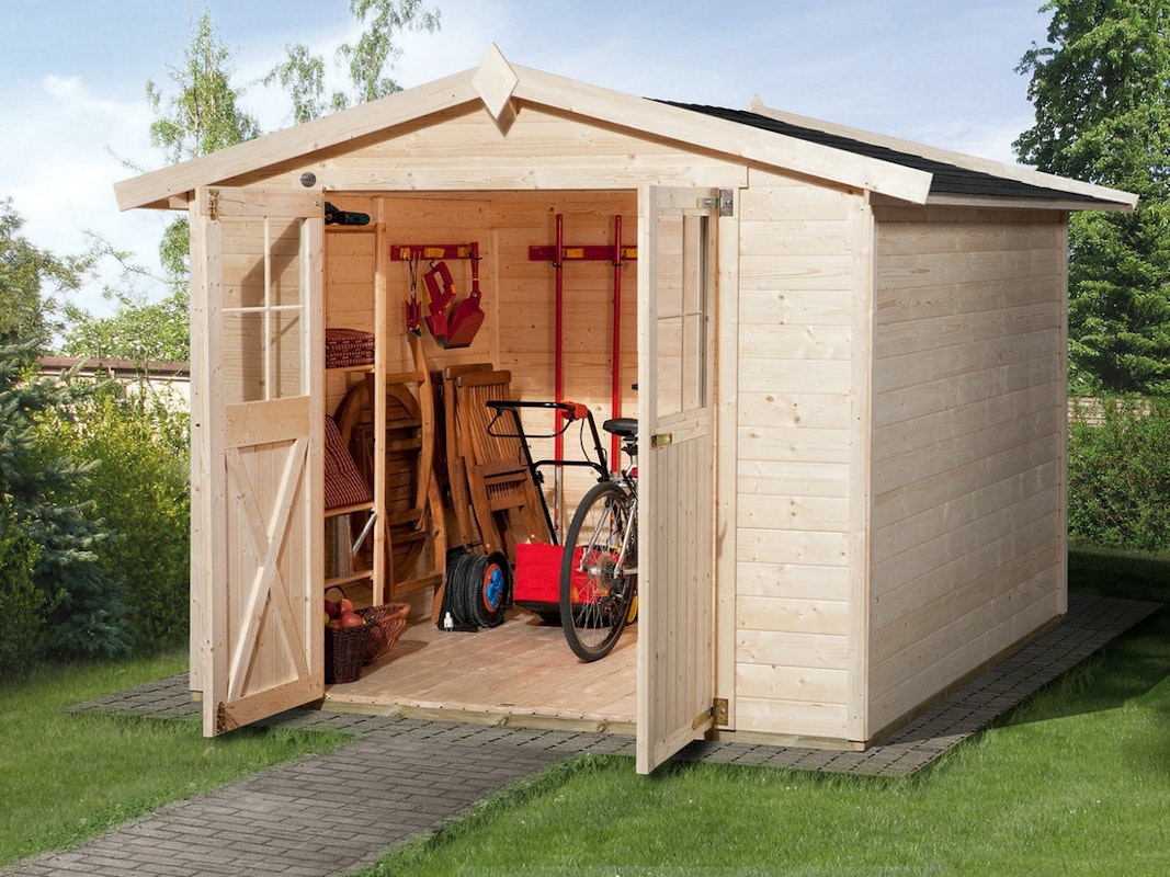 Ein Gerätehaus aus Holz mit Werkzeug, einem Rasenmäher und einem Fahrrad, sowie verstaute Gartenmöbel und einiges mehr