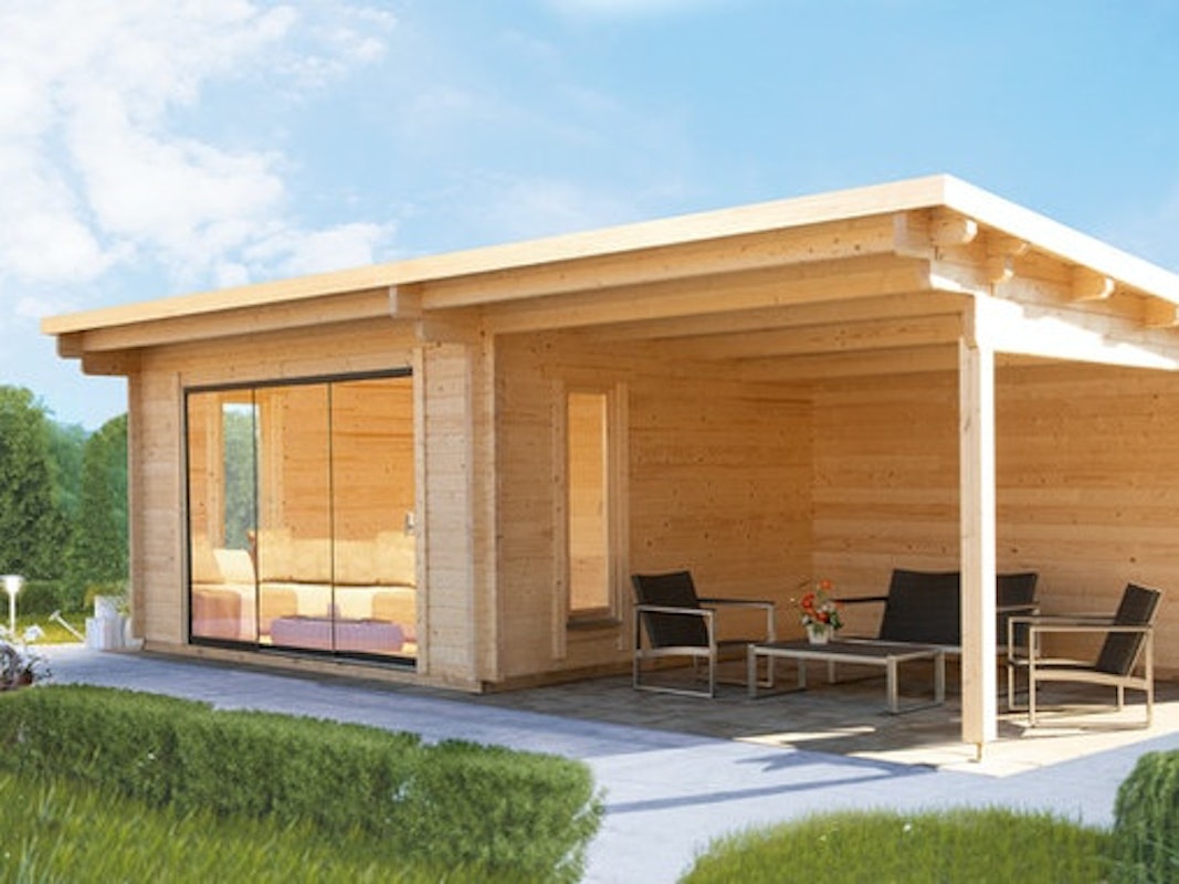 Für das Gartenhaus Trondheim von Wolff Finnhaus ist auch der Anbau eines Terrassendachs möglich