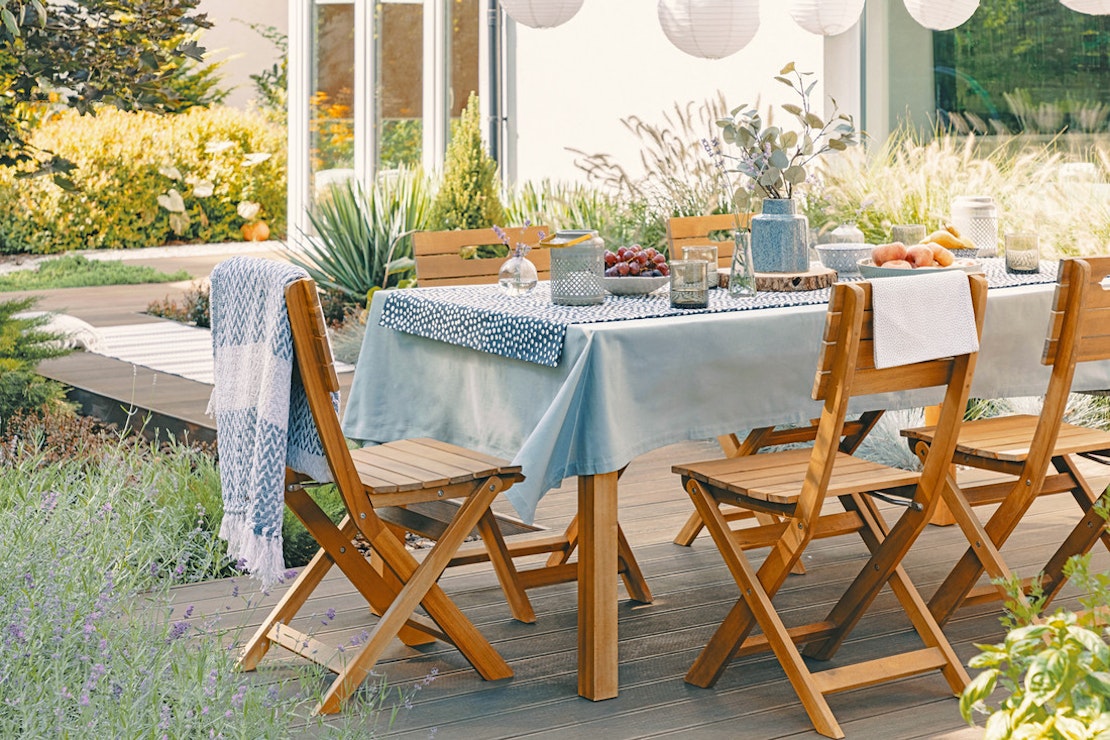 Mit einer klassischen Sitzgruppe und einem Tisch für die Terrasse machen Sie garantiert nichts falsch - genießen Sie ihr Frühstück mit der ganzen Familie im Ambiente ihres Gartens
