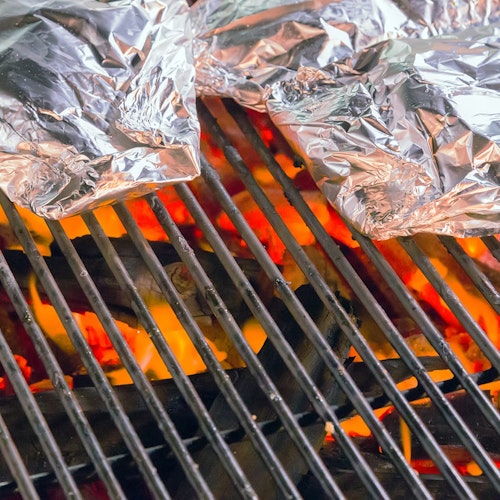 Alufolie beim Grillen - praktisch und vielseitig