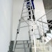 Aluminium-Stehleiter treppengängig mit 4 ausschiebbaren HolmenBild