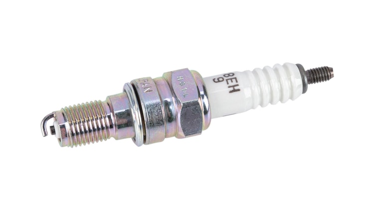 NGK Zündkerze C8EH-9, Zündkerze Gruppe C, Gewindedurchmesser 10 mm, Schlüsselweite 16