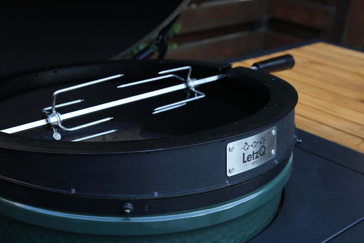 Big Green Egg Rotisserie LetzQ für das Big Green Egg MiniMax Bild