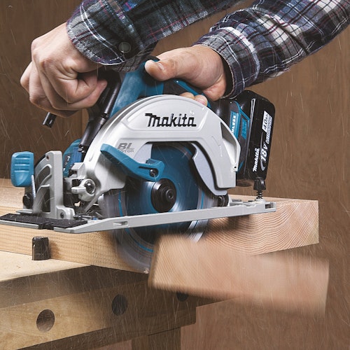 Makita Akku-Handkreissäge DHS680RTJ