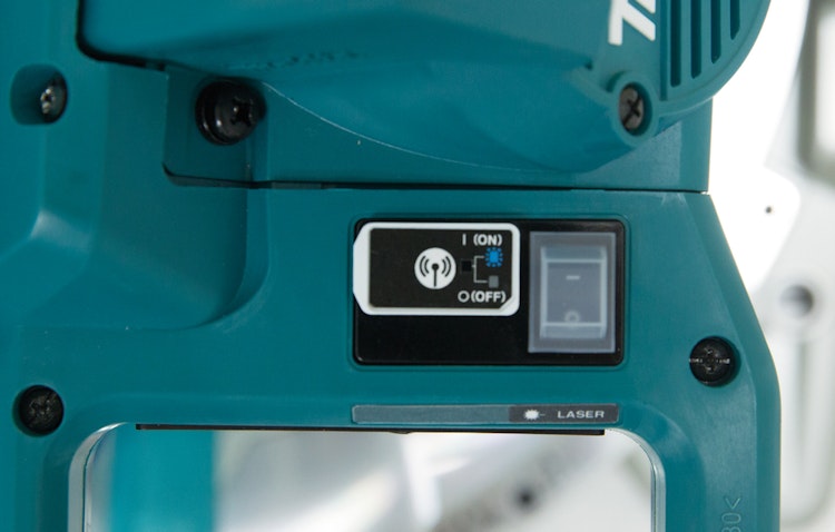 Makita Akku-Kapp- und Gehrungssäge DLS111ZU