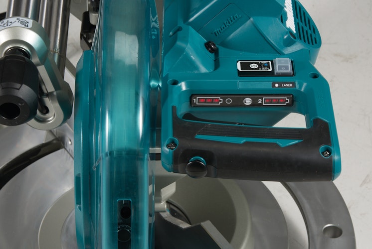 Makita Akku-Kapp- und Gehrungssäge DLS111ZU
