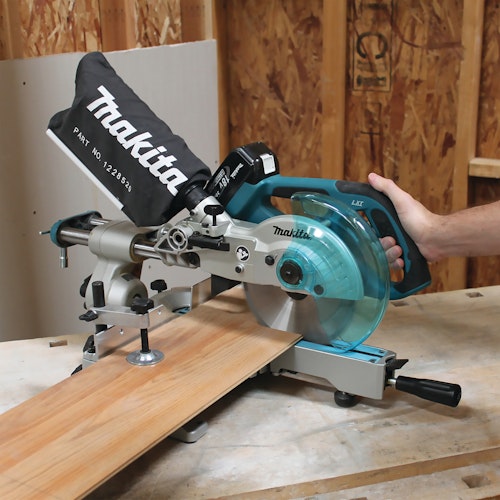 Makita Akku-Kapp- und Gehrungssäge DLS713NZ
