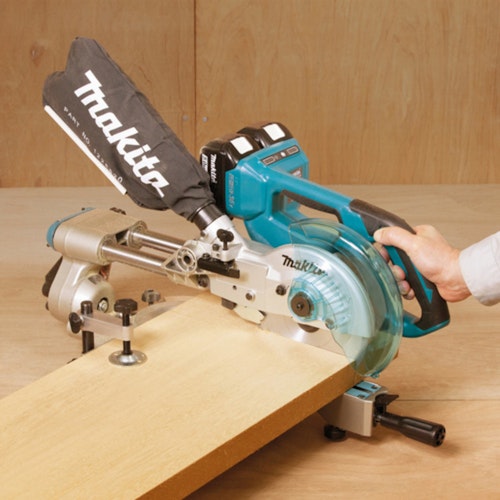 Makita Akku-Kapp- und Gehrungssäge DLS714NZ