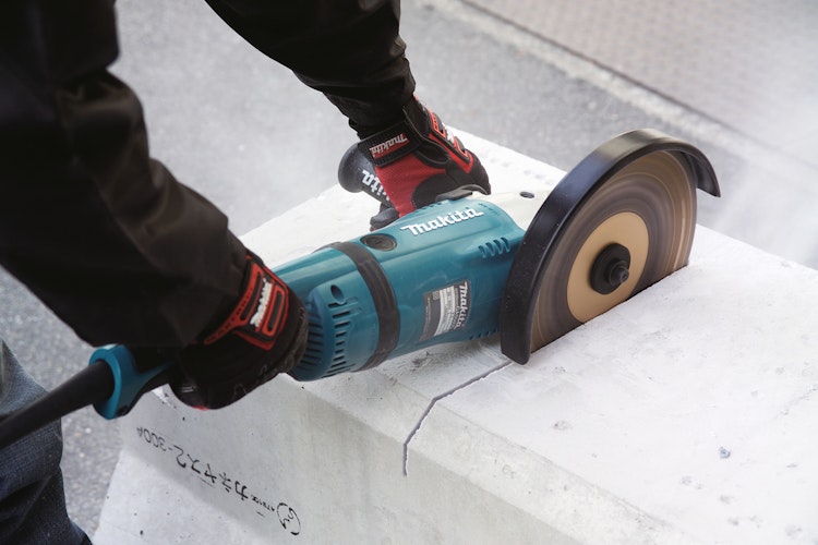 Makita Winkelschleifer GA9040RF01
