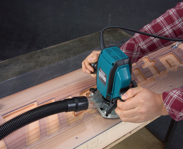 Makita Oberfräse RP0900J