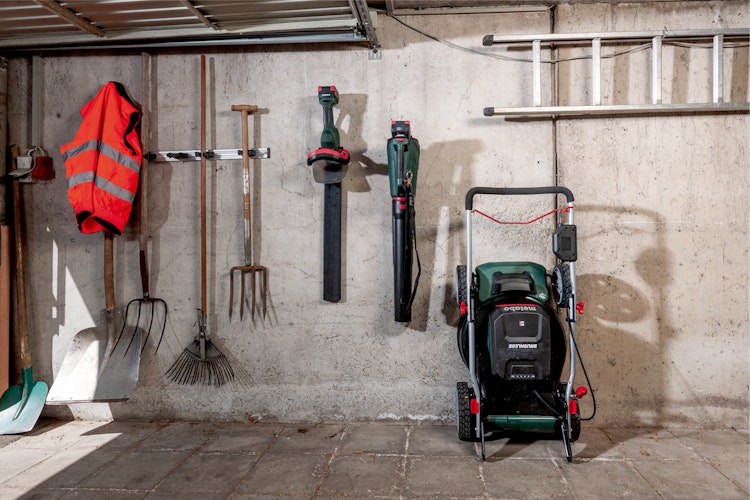 Metabo Akku-Rasenmäher RM 36-18 LTX BL 46 2x 5,2 Ah, Ladegerät ASC 145 Duo