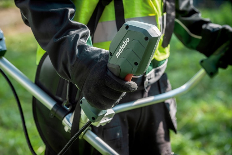 Metabo Akku-Freischneider FSB 36-18 LTX BL 40 Zweihandgriff ohne Akku, ohne Ladegerät