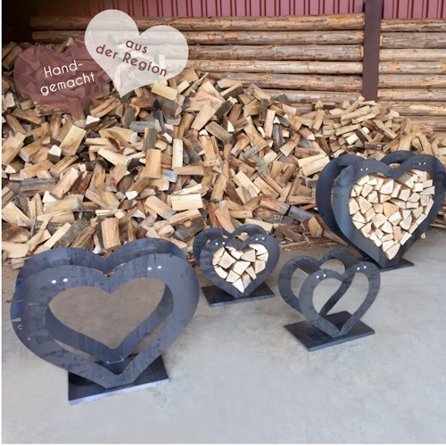 Stapelhilfe / Holzregal in Herzform - handgemacht aus Cortenstahl