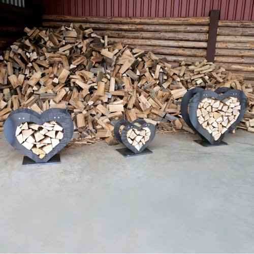 Stapelhilfe / Holzregal in Herzform - handgemacht aus Cortenstahl