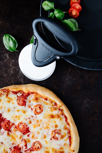 Microplane Pizza Schneider SPECIALTY Schwarz