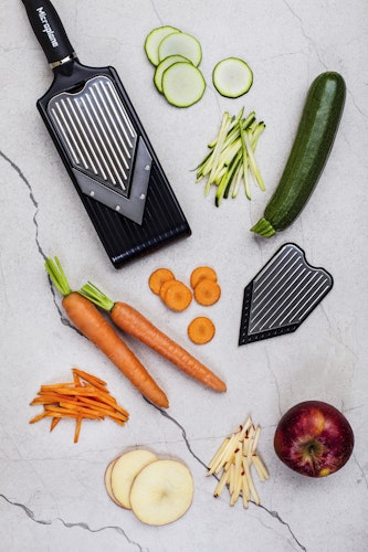 Microplane V-Hobel mit Julienne Einsatz SPECIALTY Schwarz