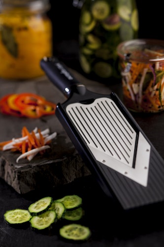 Microplane V-Hobel mit Julienne Einsatz SPECIALTY Schwarz