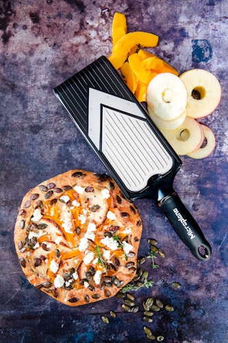 Microplane V-Hobel mit Julienne Einsatz SPECIALTY Schwarz