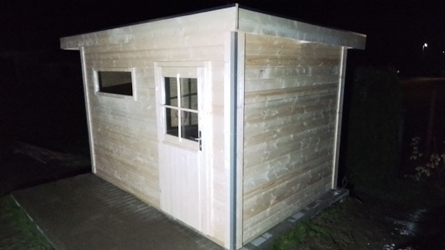 Von einem Kunden aufgenommenes Foto von Karibu Gartensauna Skrollan 2 mit Holzofen - 38 mm inkl. 9-teiligem gratis Zubehörpaket