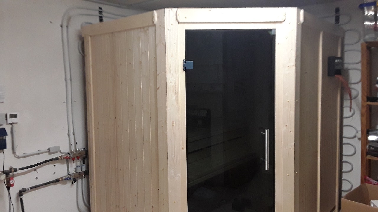 Von einem Kunden aufgenommenes Foto von Karibu Sauna Siirin mit Eckeinstieg 68 mm inkl. 9-teiligem gratis Zubehörpaket Von einem Kunden aufgenommenes Foto von Karibu Sauna Siirin mit Eckeinstieg 68 mm inkl. 9-teiligem gratis Zubehörpaket