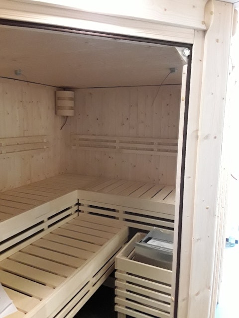 Von einem Kunden aufgenommenes Foto von Karibu Sauna Ainur 3 Superior mit Eckeinstieg 68 mm inkl. 9-teiligem gratis Zubehörpaket