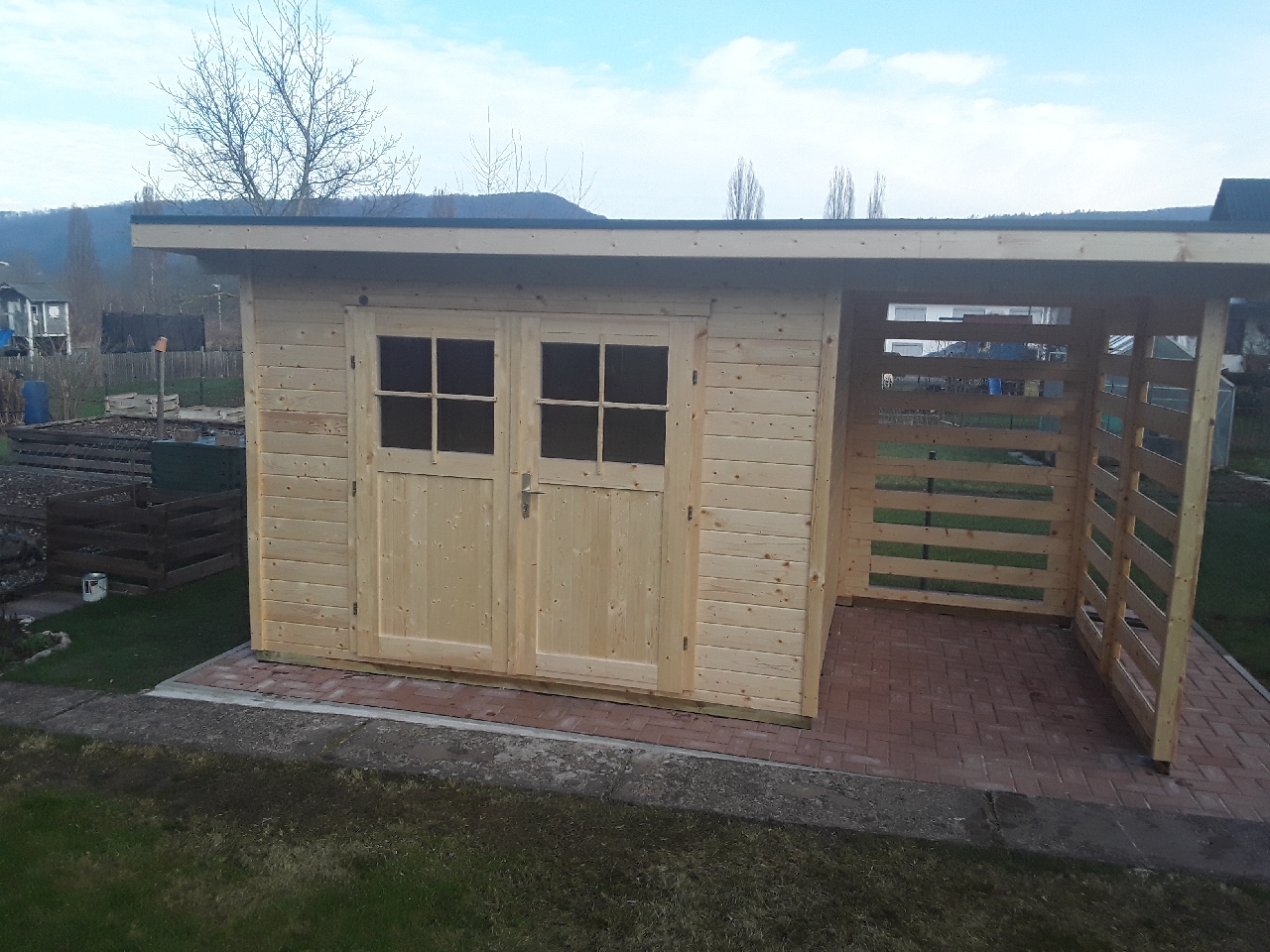Von einem Kunden aufgenommenes Foto von Weka Gartenhaus 179 A inkl. 150 cm Anbau - 28 mm Von einem Kunden aufgenommenes Foto von Weka Gartenhaus 179 A inkl. 150 cm Anbau - 28 mm