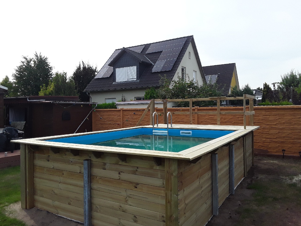 Von einem Kunden aufgenommenes Foto von Karibu Rechteck Pool Gr. 2 - 350 x 440 cm - kesseldruckimprägniert inkl. gratis Sandfilteranlage & Pool-Pflegeset Von einem Kunden aufgenommenes Foto von Karibu Rechteck Pool Gr. 2 - 350 x 440 cm - kesseldruckimprägniert inkl. gratis Sandfilteranlage & Pool-Pflegeset