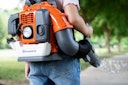 Husqvarna Kinder-Laubbläser mit Seifenblasen Rückentragbar