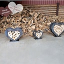 Stapelhilfe / Holzregal in Herzform - handgemacht aus Cortenstahl
