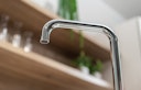 NIEDERDRUCK Wasserhahn Vorfenster Küchenarmatur, Umklappbar 6 CM, mit 360° schwenkbarem N-Auslauf, Verchromt