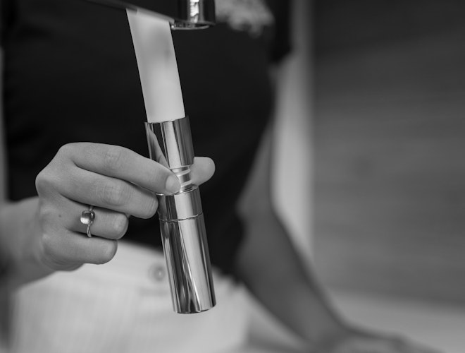 Minimalistischer Wasserhahn Küchenarmatur, TECNO, mit 360° schwenkbarem Auslauf, abnehmbare 2 strahl Handbrause, Verchromt / Gelb