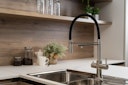 5 Wege Wasserhahn Küchenarmatur, Edelstahl Massiv mit 360° schwenkbarem Auslauf, abnehmbare 2 strahl Handbrause, Gebürstet / Orange