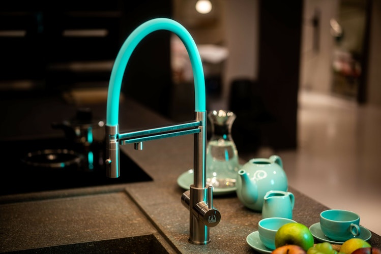 5 Wege Wasserhahn Küchenarmatur, Edelstahl Massiv mit 360° schwenkbarem Auslauf, abnehmbare 2 strahl Handbrause, Gebürstet / Türkis
