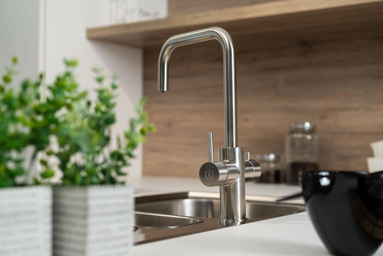 5 Wege Wasserhahn Küchenarmatur, Edelstahl Massiv mit 360° schwenkbarem N-Auslauf, Gebürstet